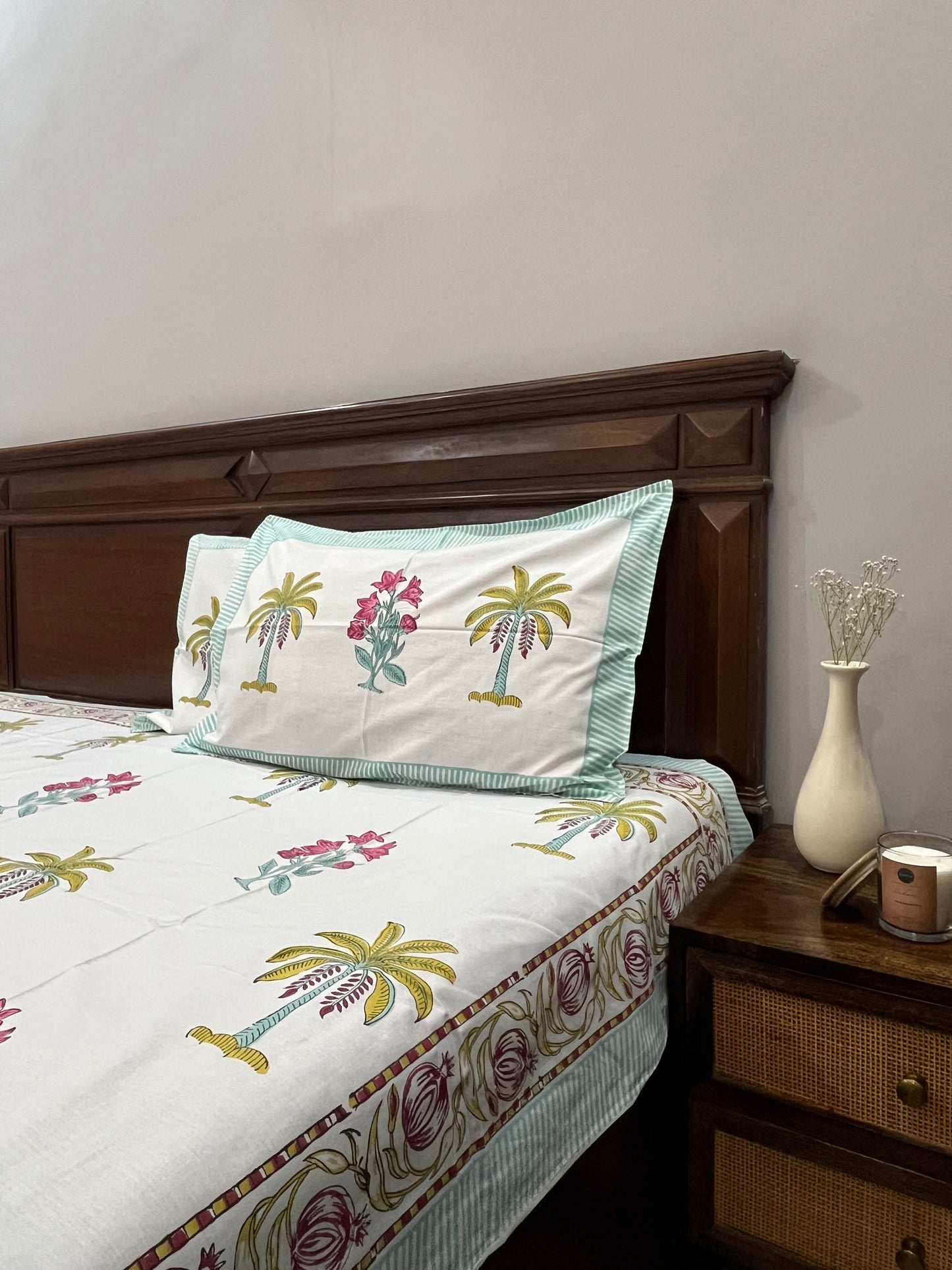 Taana Baana Bedsheet