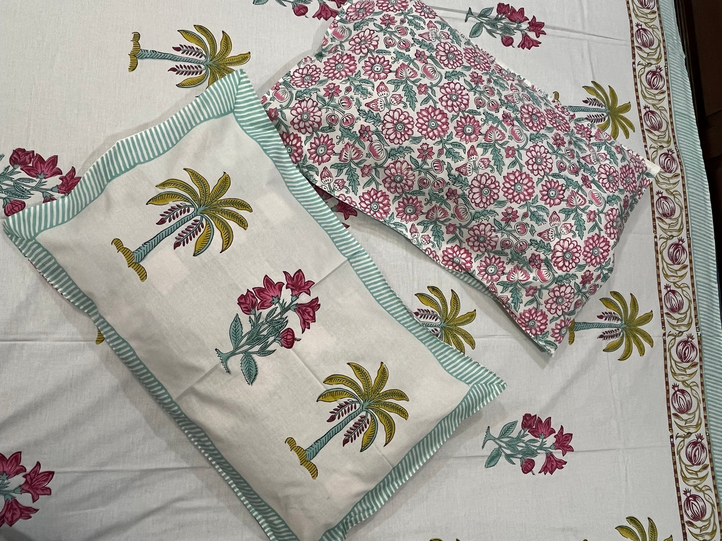 Taana Baana Bedsheet
