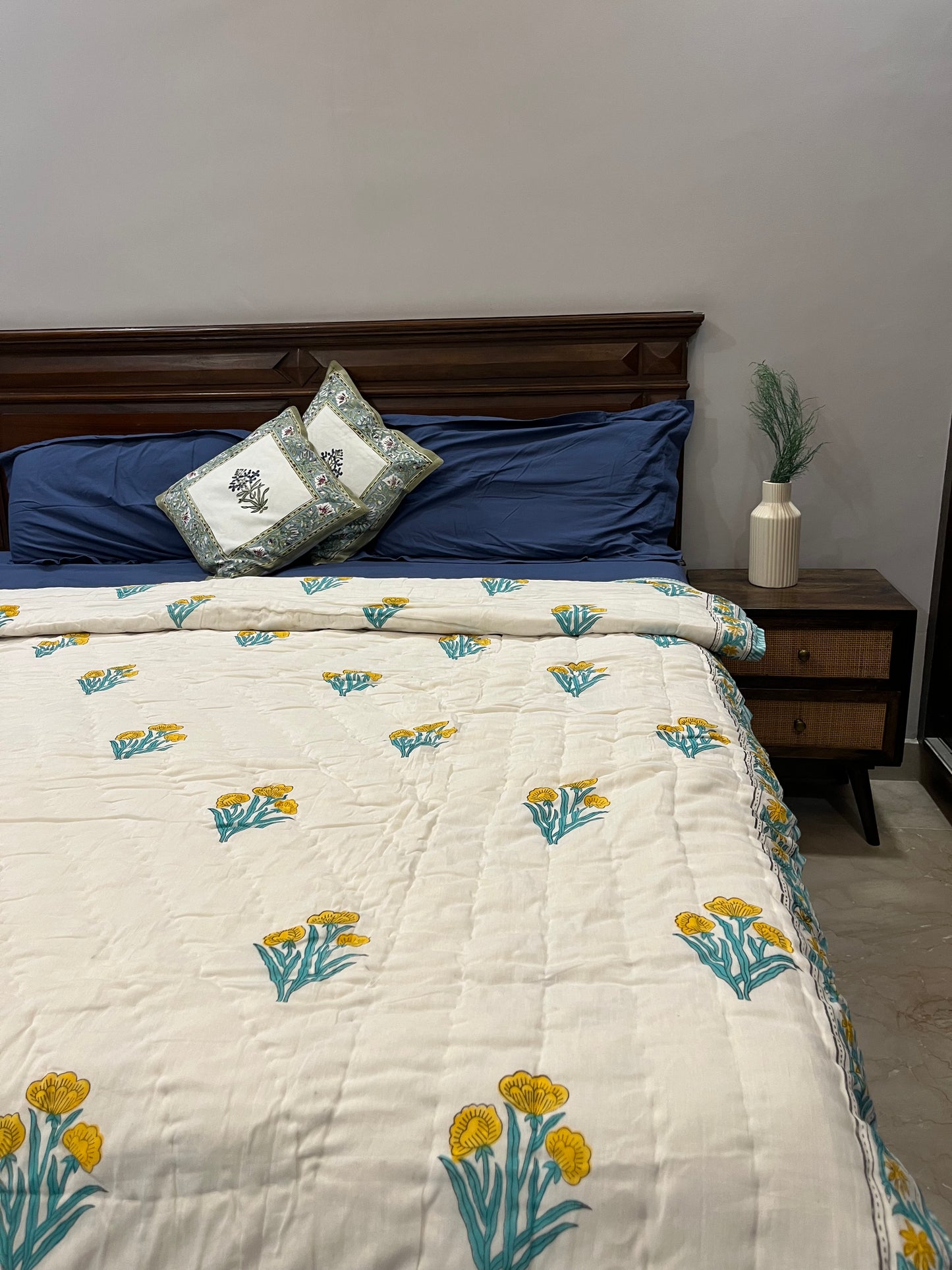 Baahar Quilt