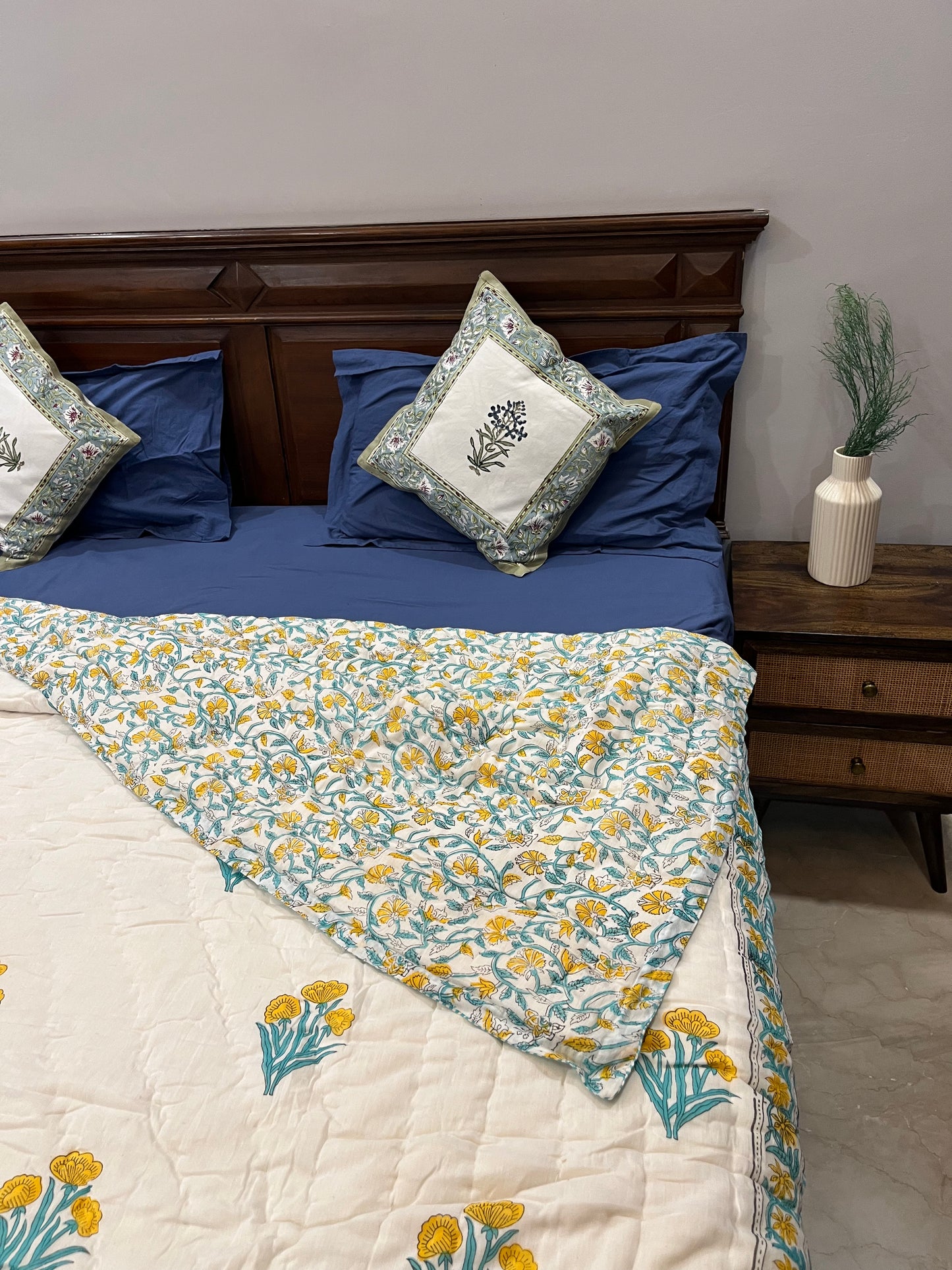 Baahar Quilt