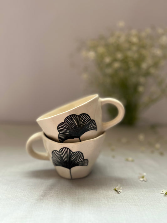 Monochrome Leaf Cup